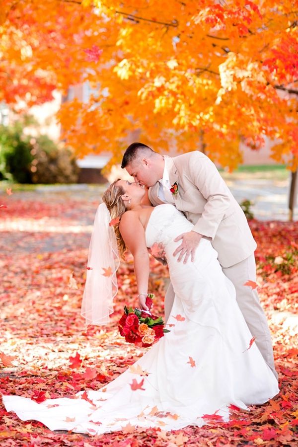 Fall Wedding Photos That WiIll Convince You To Have a Fall Wedding