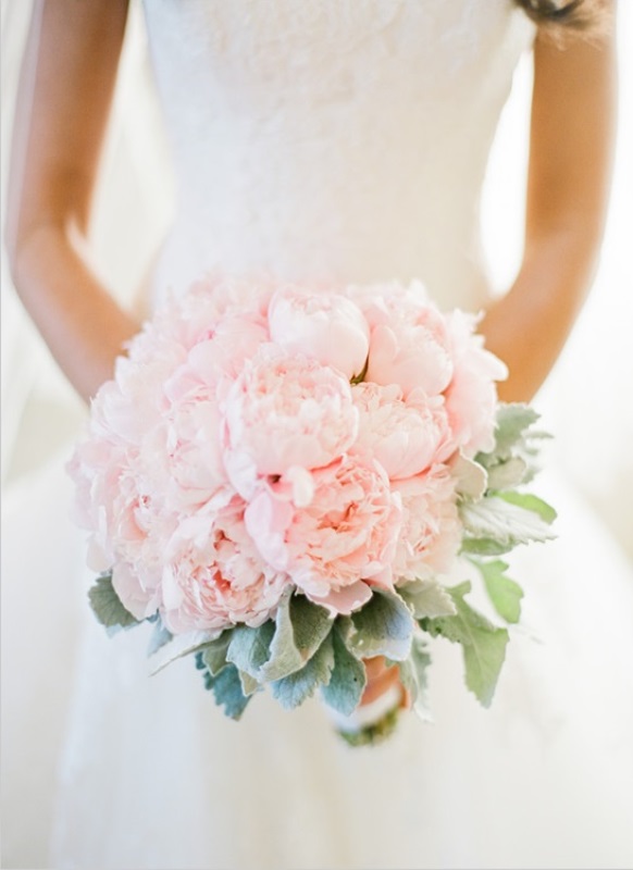 5 Ways to Work This Year’s Pantones Into Your Wedding Color Palette